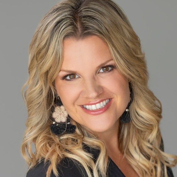 Meet your Posher, Megan - Picture 1 of 1